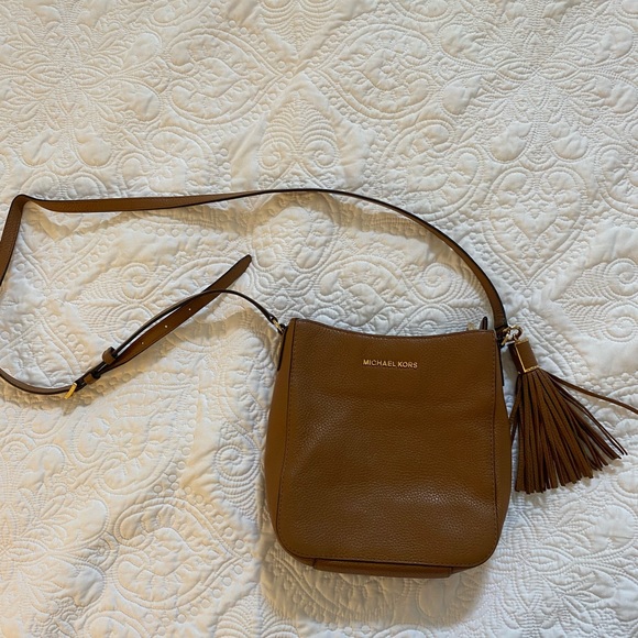 Michael kors tan crossbody - Picture 1 of 4